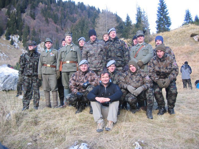 Members of GSR2, IR87 and the mountain brigade in a company of a Minister of Defence