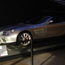Mercedesov salon na Elizejskih poljanah - McLaren Mercedes SLR