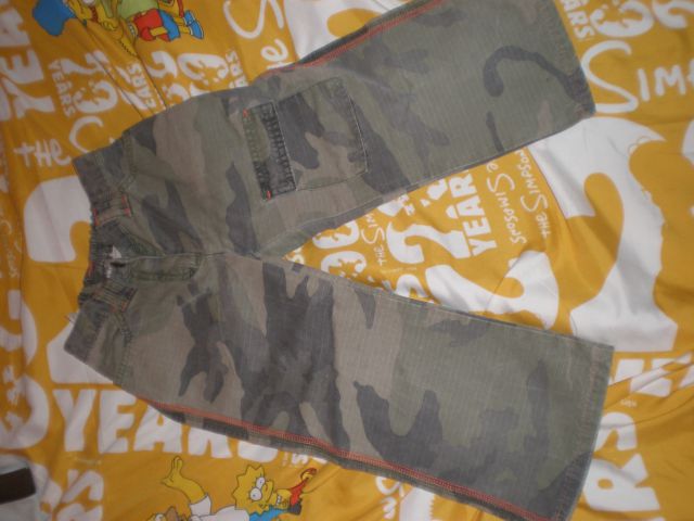 SLIKA 21 Vojaške hlače, cena 3,5 evra