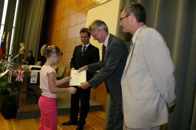 Podelitev mednarodnih diplom 2005 - foto povečava