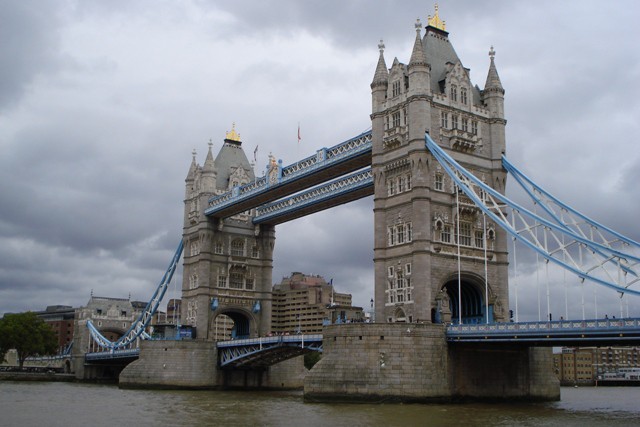 Tower Bridge.....ko staro sreča...