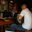 Živa tradicionalna glasba v pubu
