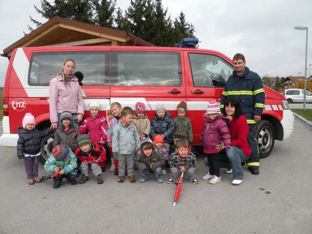 Obisk Vrtca Ponikva v gasilskem domu - foto