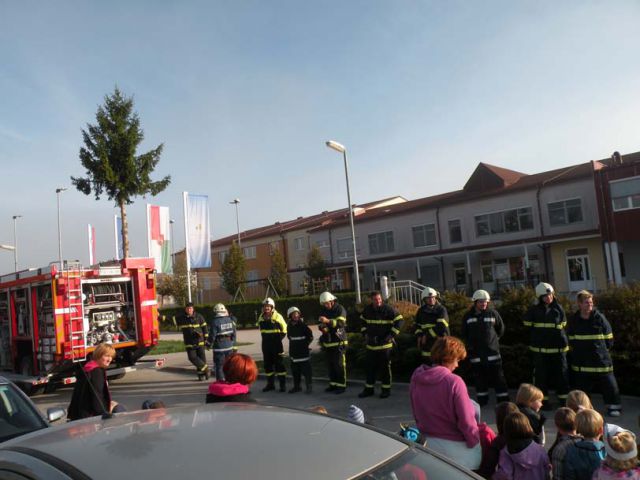 Vaja evakuacije VRTEC PONIKVA 2013 - foto