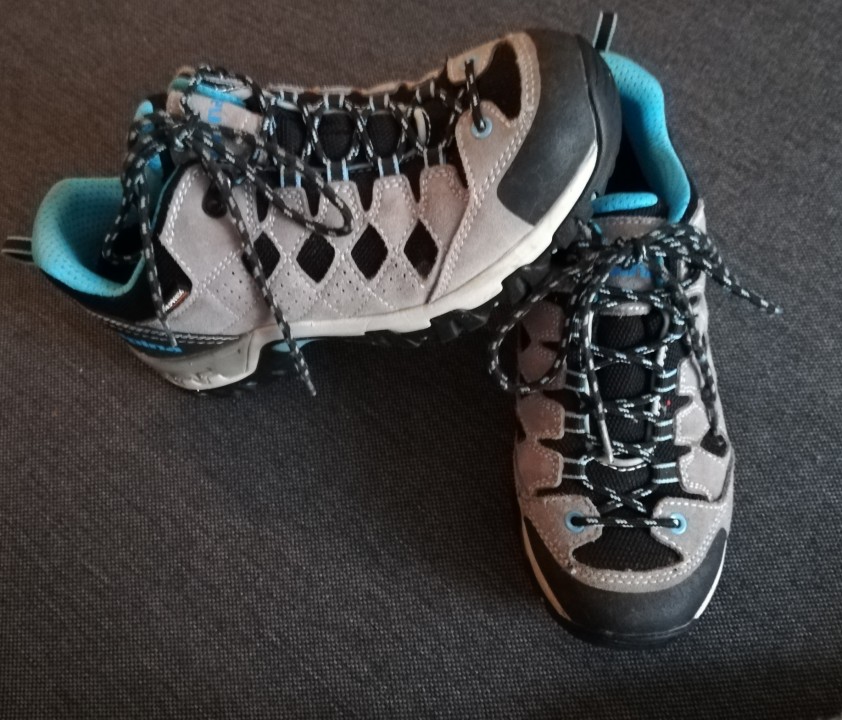 Pohodni čevlji Alpina 42, 3x obuti, 30€