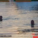 Andrej in Luka med plavanjem