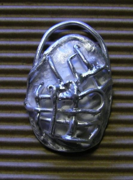 Silver helmet
obesek iz srebra (PMC)
ni na voljo