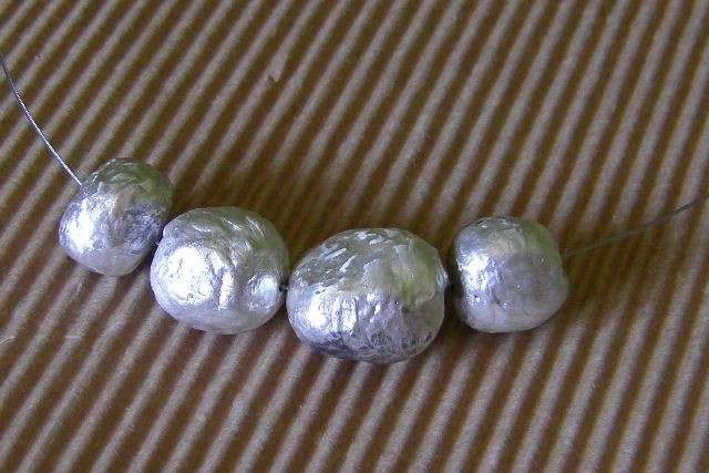 Silver eggs, ogrlica iz srebra (PMC)

ni na voljo