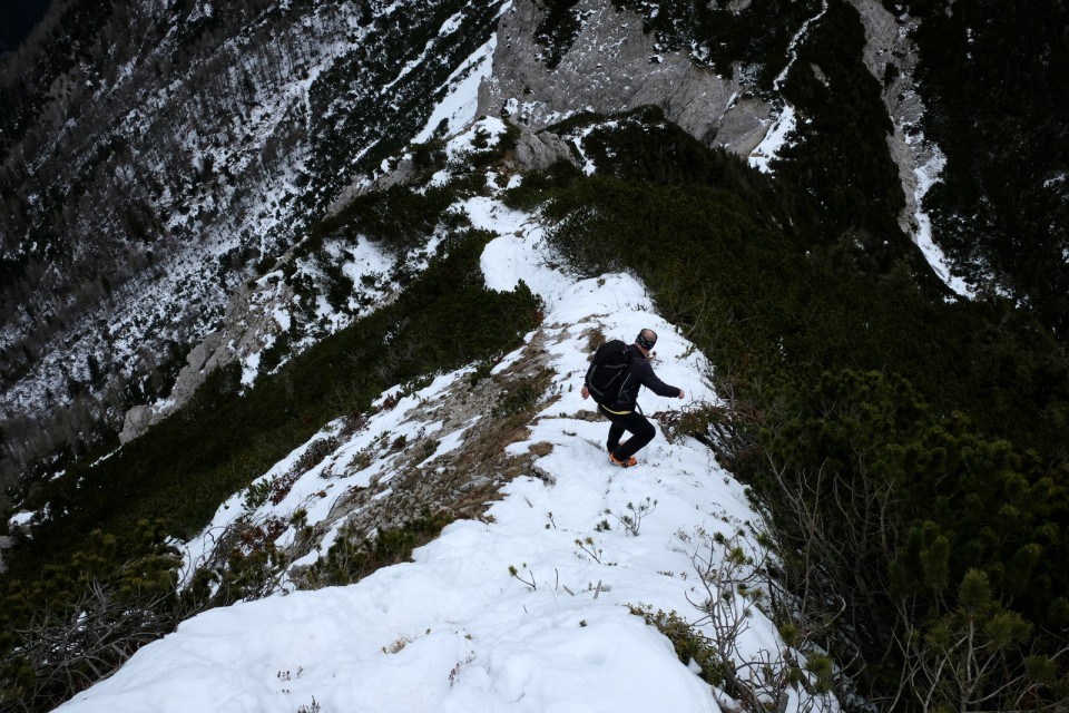 2018_12_28 Srednji vrh ( 1853 m ) iz Mač - foto povečava