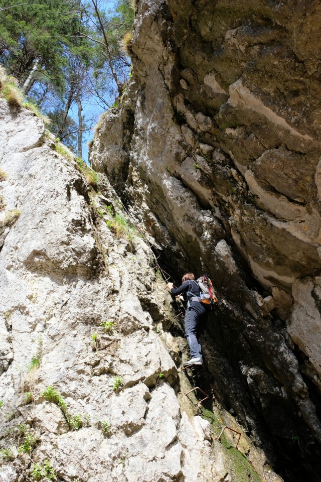 2019_04_27 čez Tirske peči na Boskovec- Golte - foto povečava