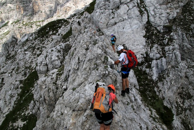 2019_08_15 Pot stoletnice Male bele špice - foto