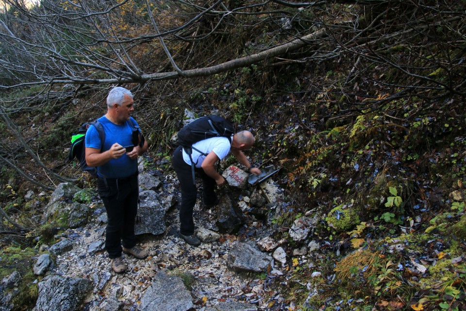 20109_10_22 Macesnovec ( 1926 m ) - foto povečava