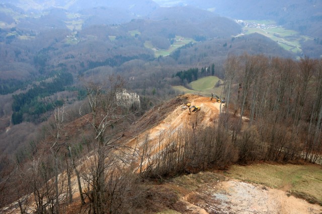 2019_12_27 Žusem - stolp ljubezni - foto