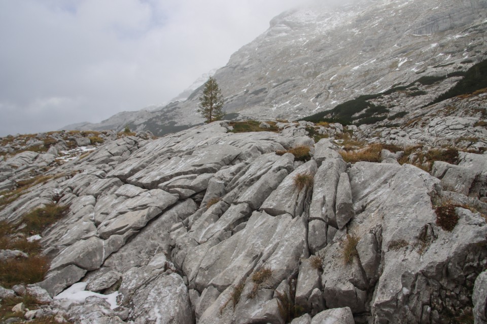 2021_10_10 Koča pri Triglavskih jezerih - foto povečava