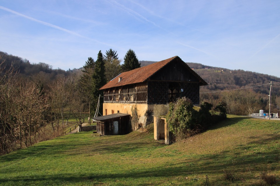 2022_01_01 Klevevž in sončni zahod na Lisci - foto povečava