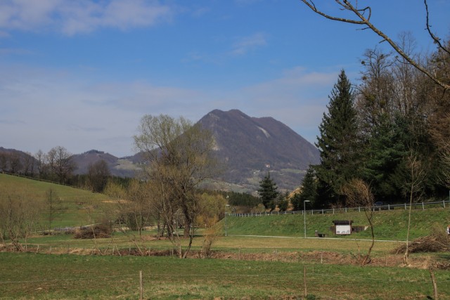 2022_04_05 Donačka gora ( 884 m ) - foto