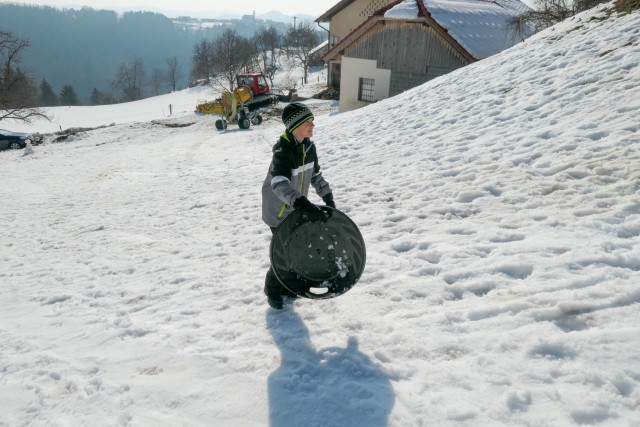 2023_02_02 Okroglice - smučanje z vnuki - foto