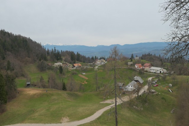 2023_04_12 Slivna ali Pivkelj ( 880 m ) - foto