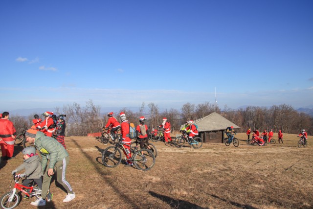 2023_12_26 Lisca - kolesarski spust božičkov - foto