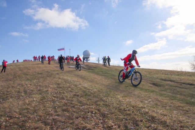 2023_12_26 Lisca - kolesarski spust božičkov - foto