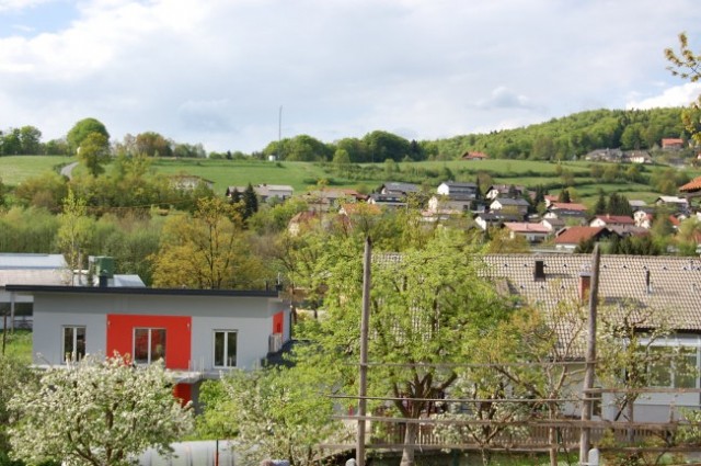 Pogled iz otroške sobe - vhodna stran