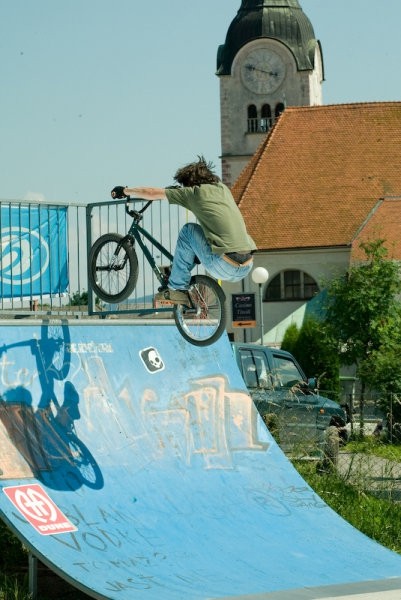 Lesce-žbl'u gumo - foto povečava