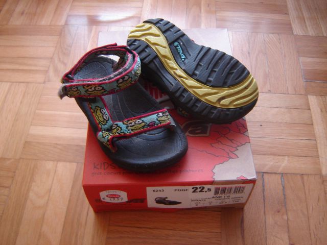 Teva sandali št. 22,5