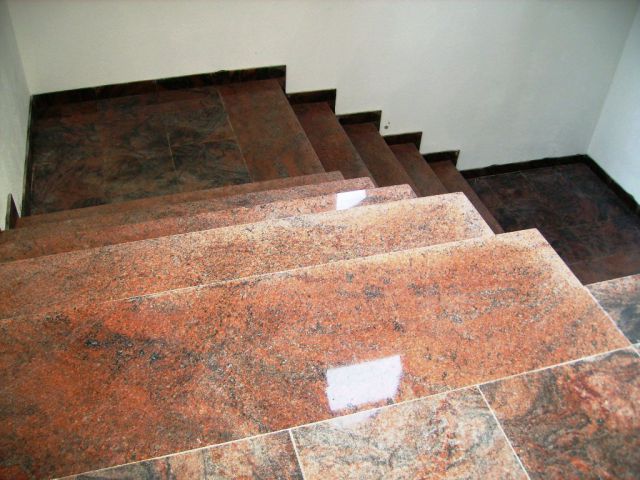 Granit u hodniku - foto