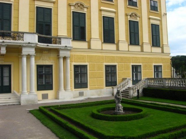 Habsburška palata, detalj iz dvorišta