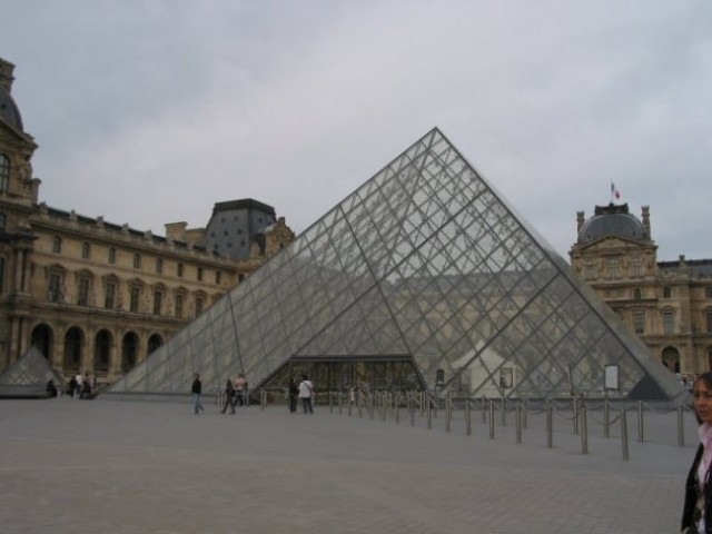 Paris: Louvre