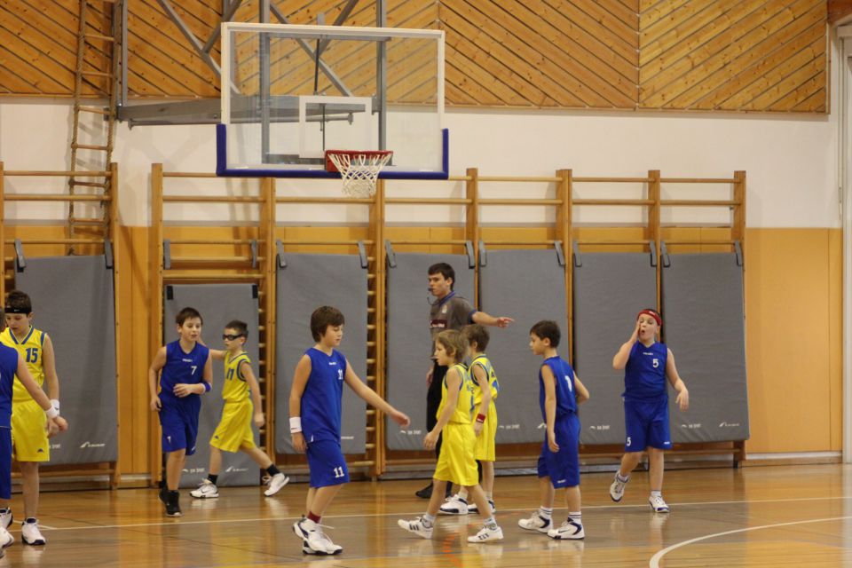 Košarkaška liga U10   Majšperk   januar 2010 - foto povečava