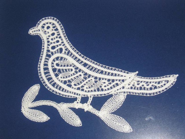 Kleklan golobček -simbol svetega duha