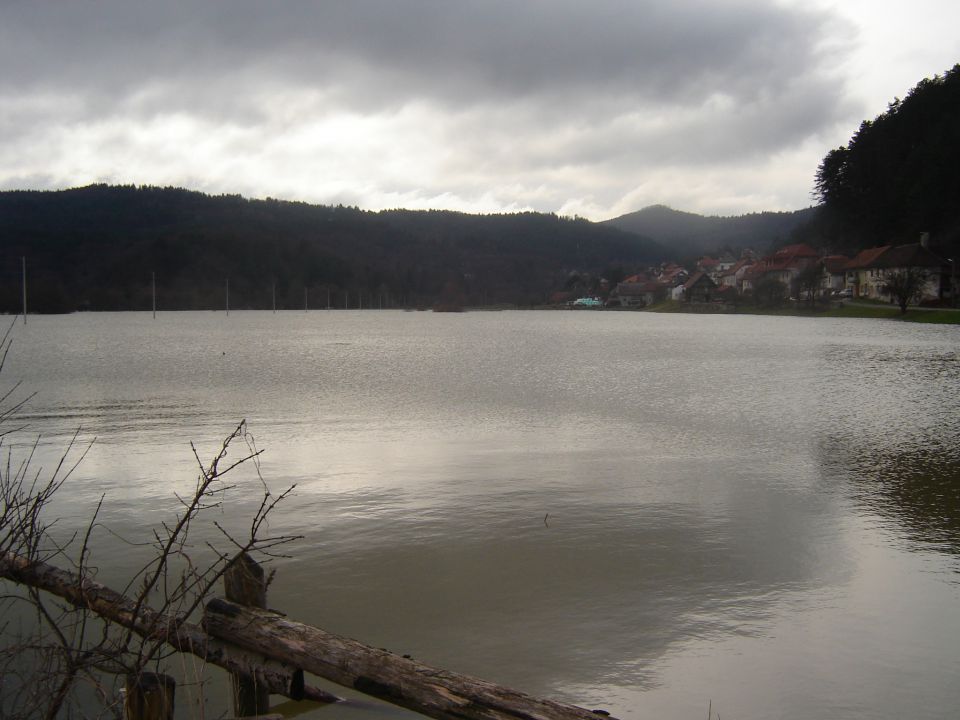 Poplavljeno planinsko polje in planisnka jama - foto povečava