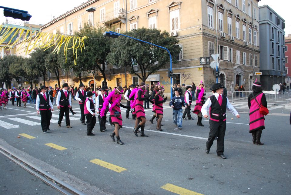 MEDNARODNI KARNEVAL V REKI 2010 - foto povečava