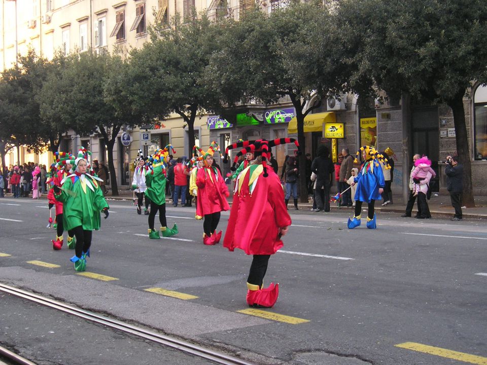 MEDNARODNI KARNEVAL V REKI 2010 - foto povečava