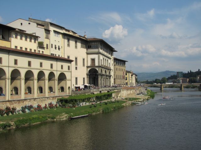 Reka Arno s Firencami