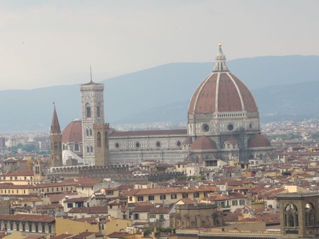 Piazzale Michelangelo, trg na griču nad Firencami