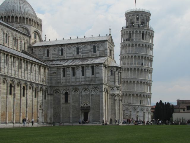 Campanile-poševni stolp in katedrala (Duomo)