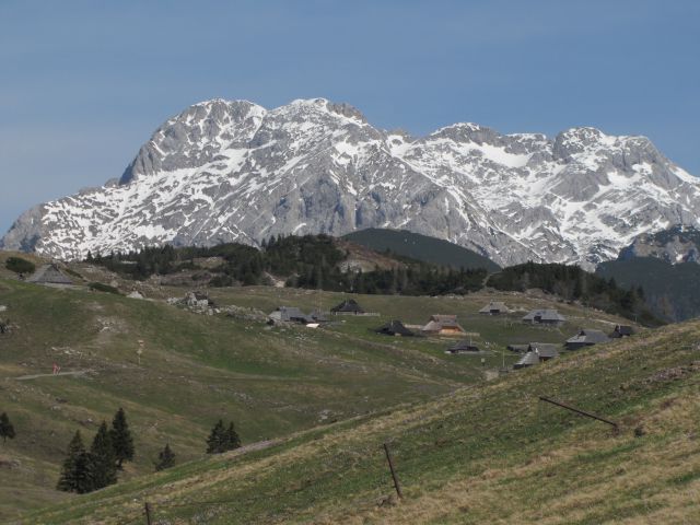 Velika planina april 2012 - foto