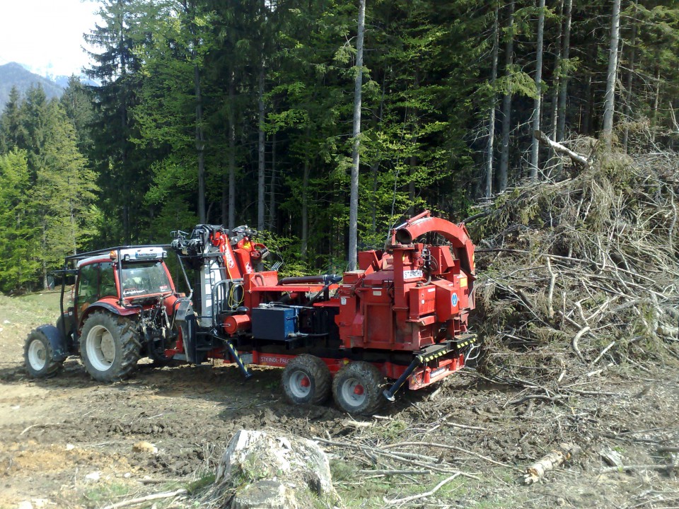 Palfinger z in brez sekalnika - foto povečava