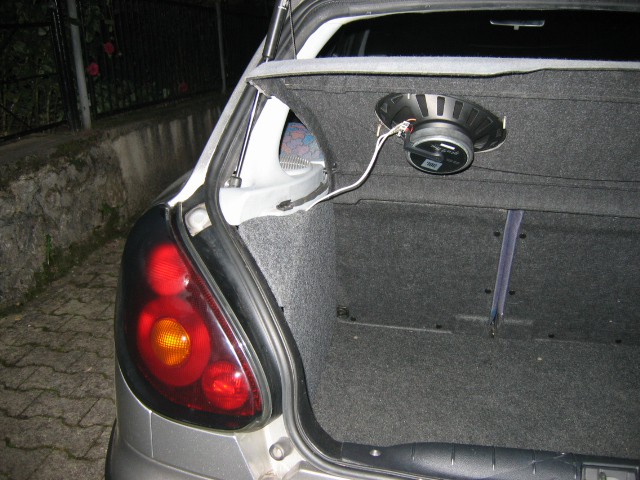 Hackk car-predelan prtlažnik - foto