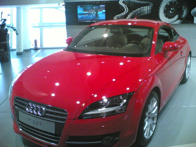 Audi TT (to v stadione trgovina bila)