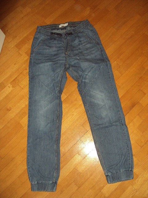 št.164 tanki jeans- 4€