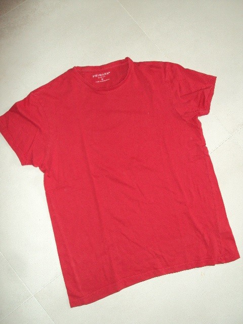 št.170 (m) primark rdeča majica - 2€