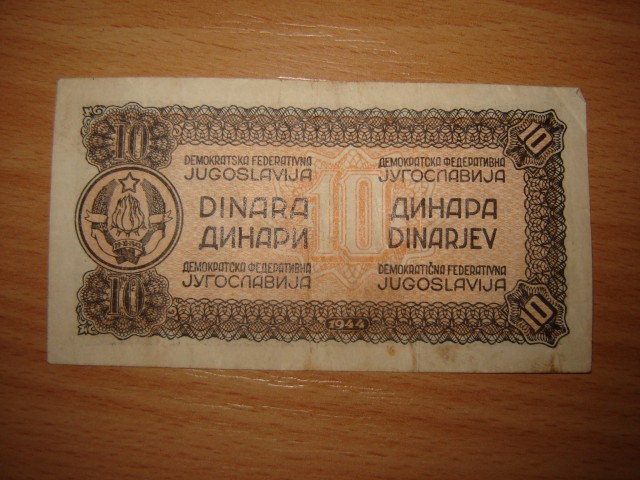 10 dinarjev