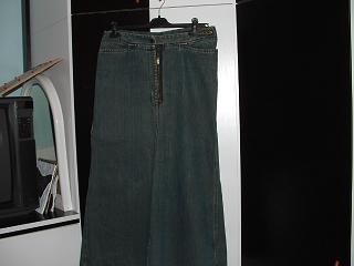 Jeans krilo št. 38/40 (ful lep kroj)

cena: 4000
