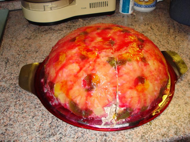 Ananasova torta z rdečo želatino