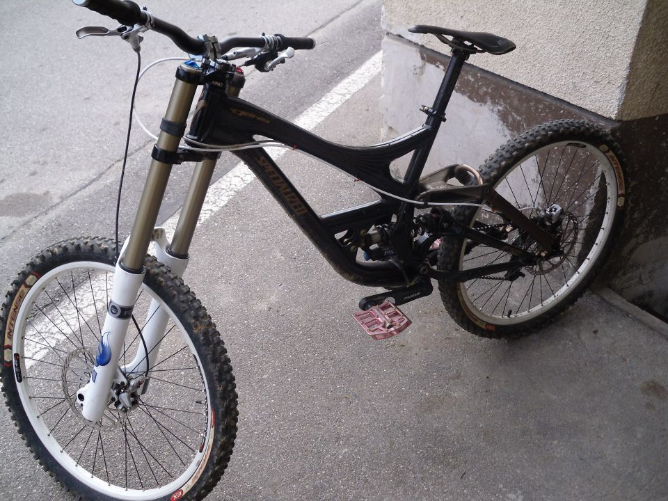 Specialized demo  - foto povečava