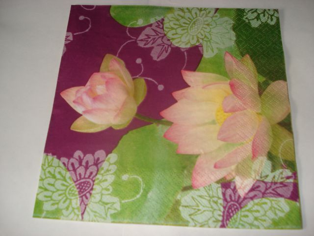 Servetki-različno cvetje:lotos, lokvanj... - foto