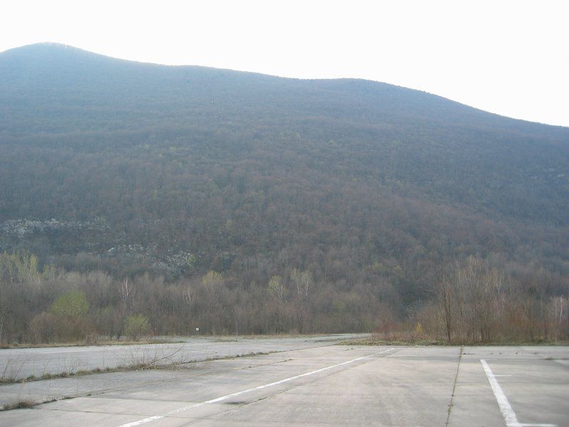 Zabranjen pristup, osmatranje i snimanje - foto povečava